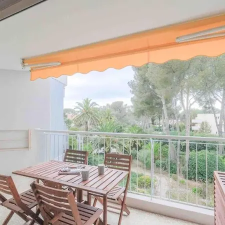 아파트 Spacious With Pool Near The Sea *